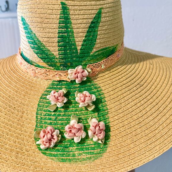 Super Fun Aloha Wide Brimmed Pineaple and Flower Sun Hat Size 8 - Picture 5 of 9